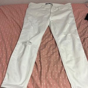 NWT Hollister Distressed Skinny Jeans White size W33 L24